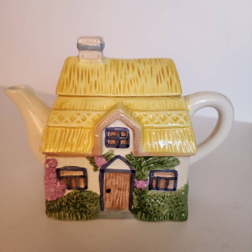Vintage The Village Collection by Annie Rowe Thatched Roof Cottage Tea Pot